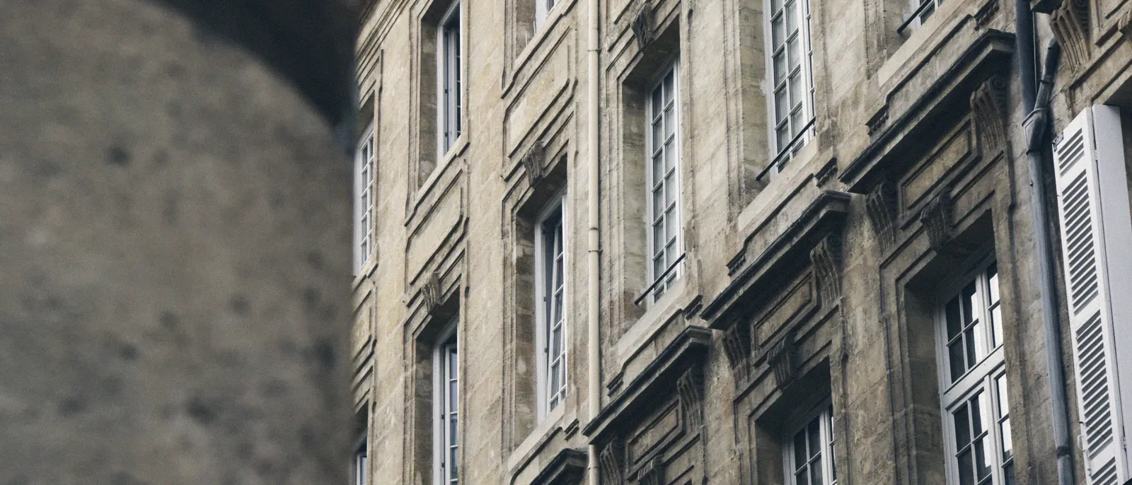 les façades de pierre blonde du centre de Bordeaux